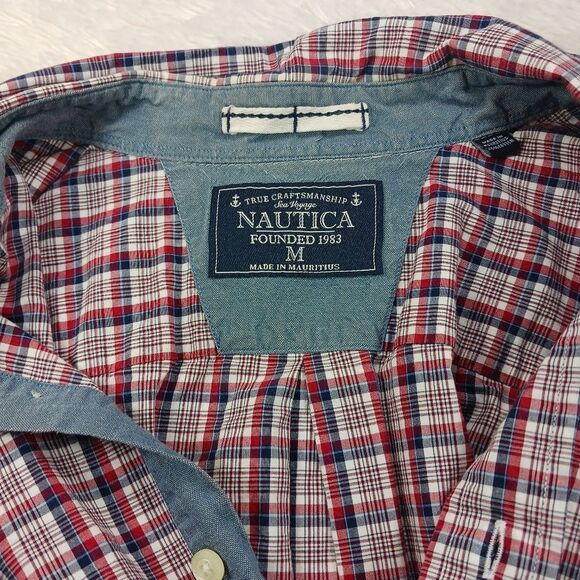 Nautica Casual Button Down Men's Medium. Red/White/ Blue Striped. 100% Cotton... - Picture 3 of 10